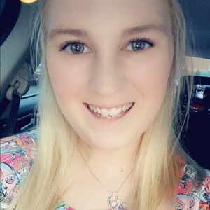 Meet your Posher, Kaitlin